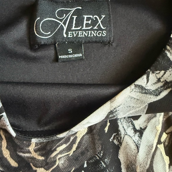 Alex Evenings Black and White Floral Blouse Size Small - Picture 3 of 7